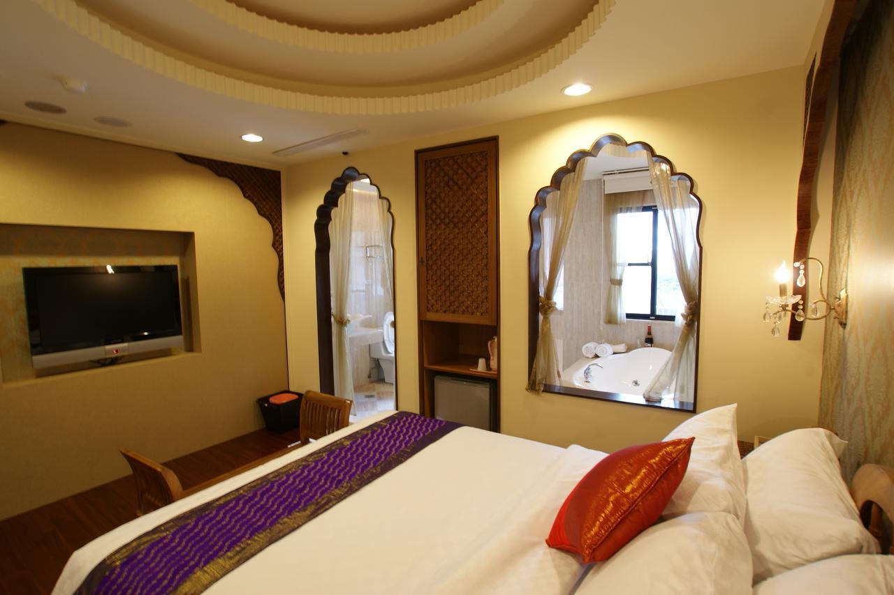 Apartmán Xiu Feng Kchen-ting Exteriér fotografie